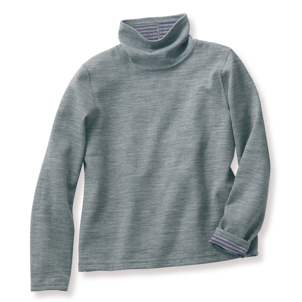 タートルネックプルオーバー