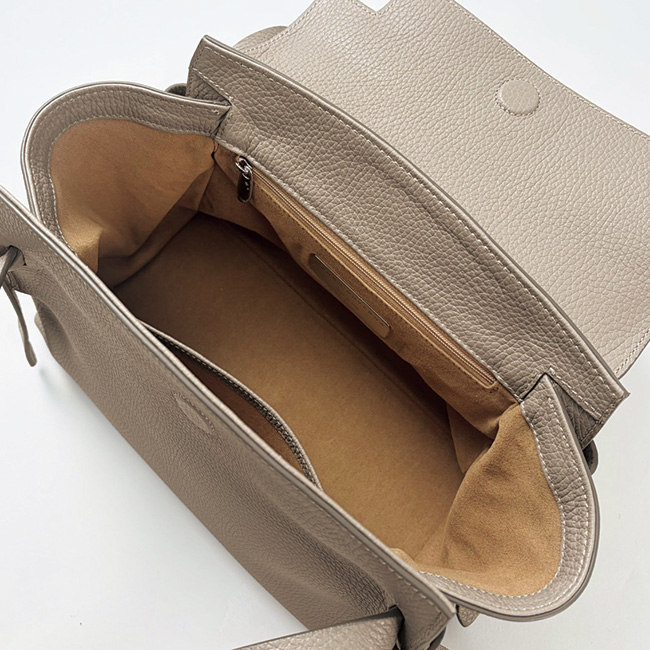 レザーショルダーバッグ