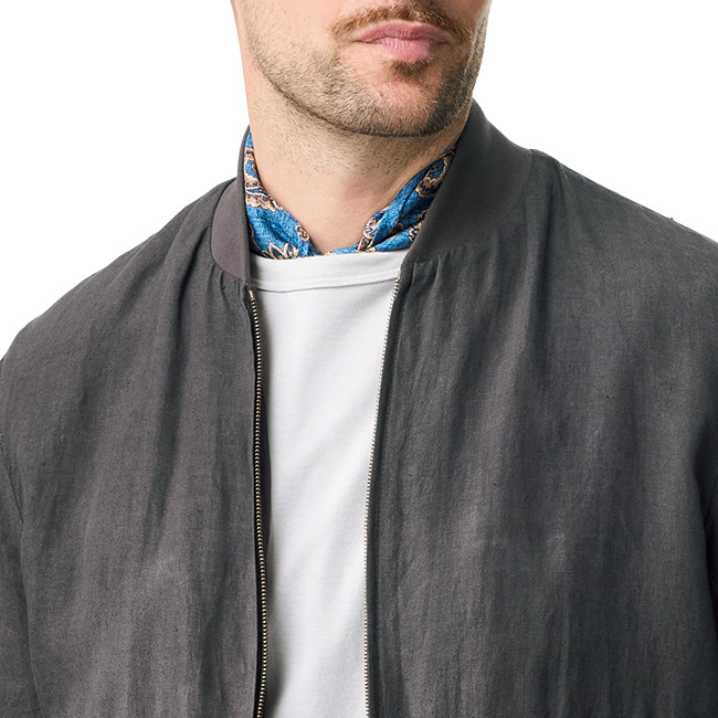 シルクスカーフ／ペイズリー柄