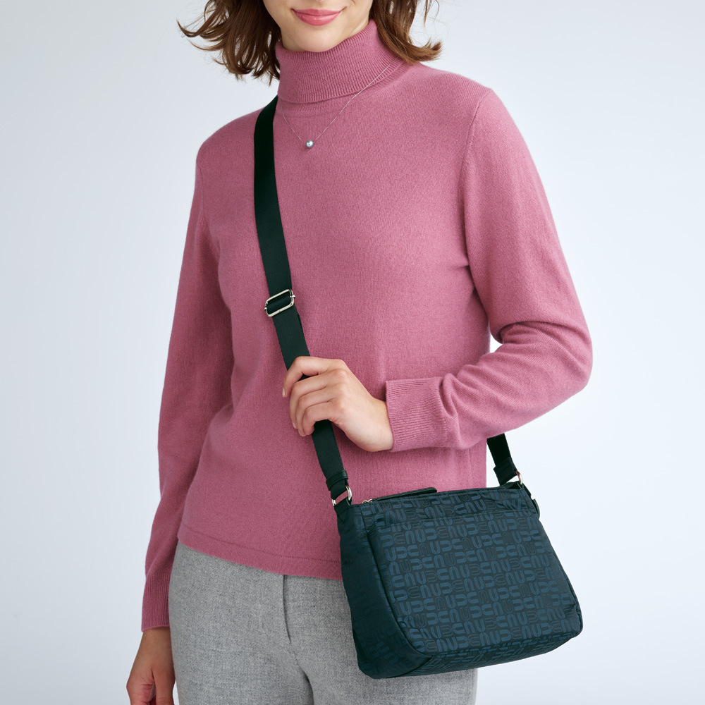 カシミヤタートルネックプルオーバー