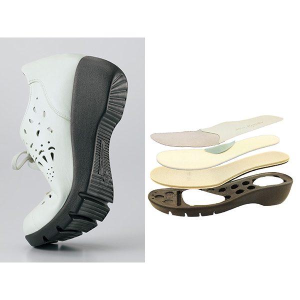 快適フィットのパンチングスニーカー