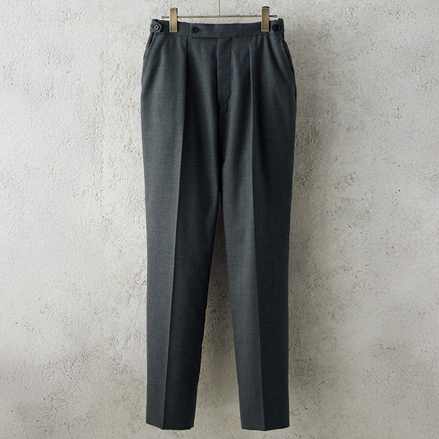 ウール混ストレッチテーパードパンツ／当社限定モデル