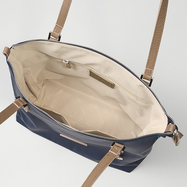 A4が入る･撥水ナイロントートバッグ／当社限定モデル