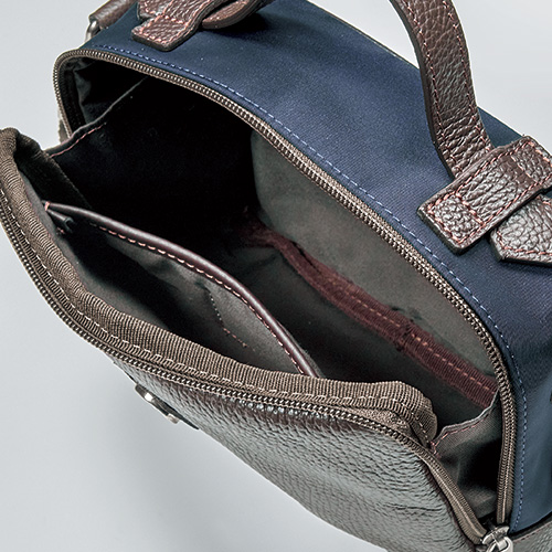 ボックス型コンパクトショルダーバッグ