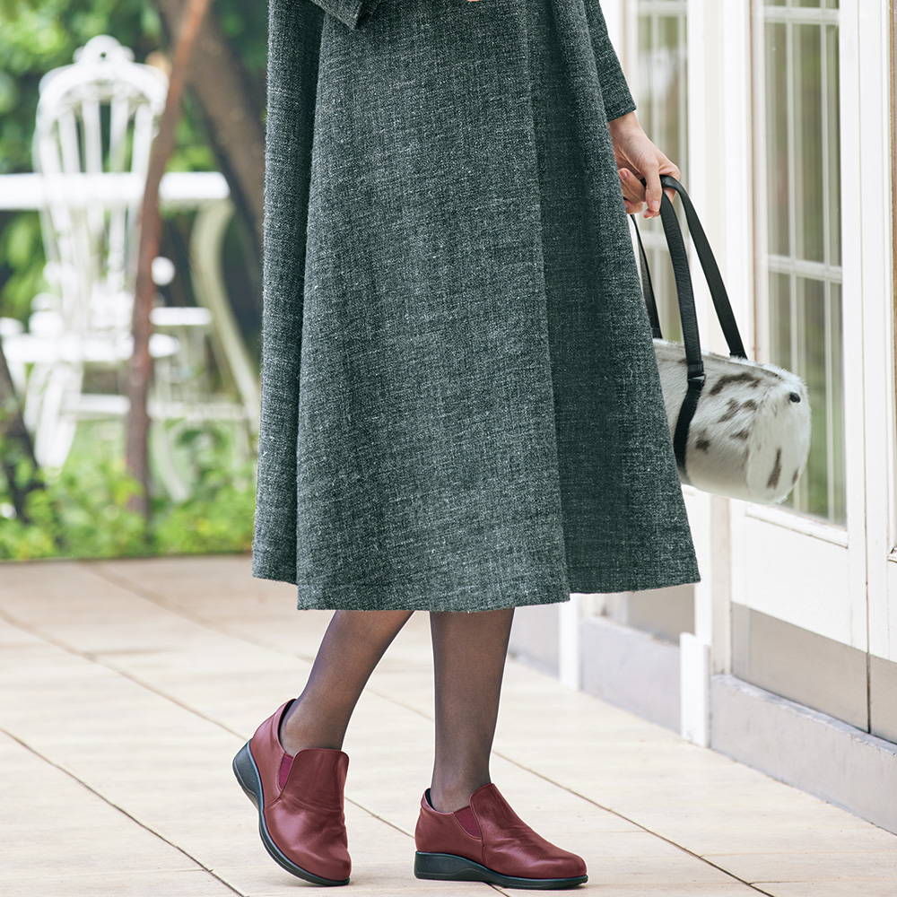 軽量ソールのデザインシューズ