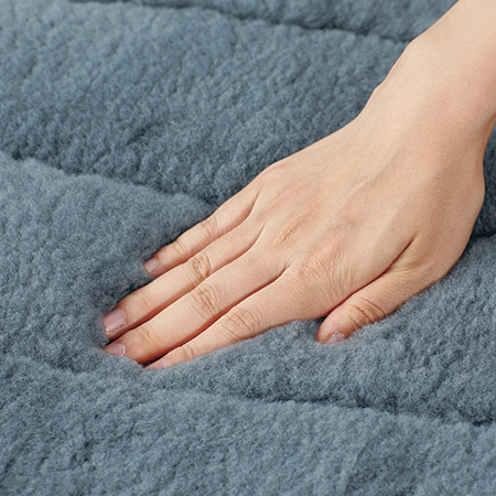 洗えるムートンごろ寝マット