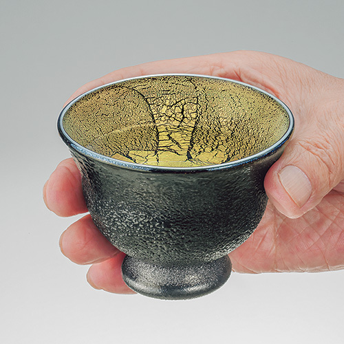 ガラス黒薩摩／桜島灰銀箔金彩盃