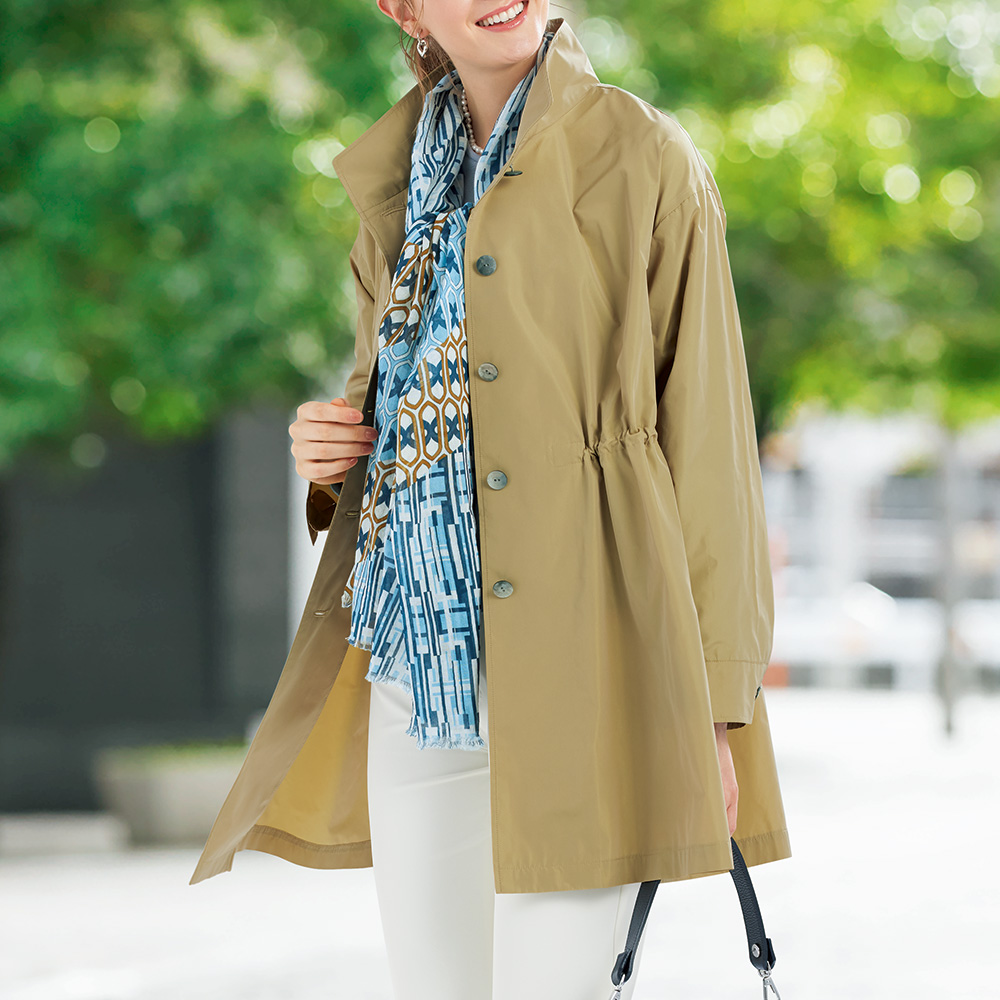 イタリア製生地使用シャンブレー軽量コート／収納袋付き