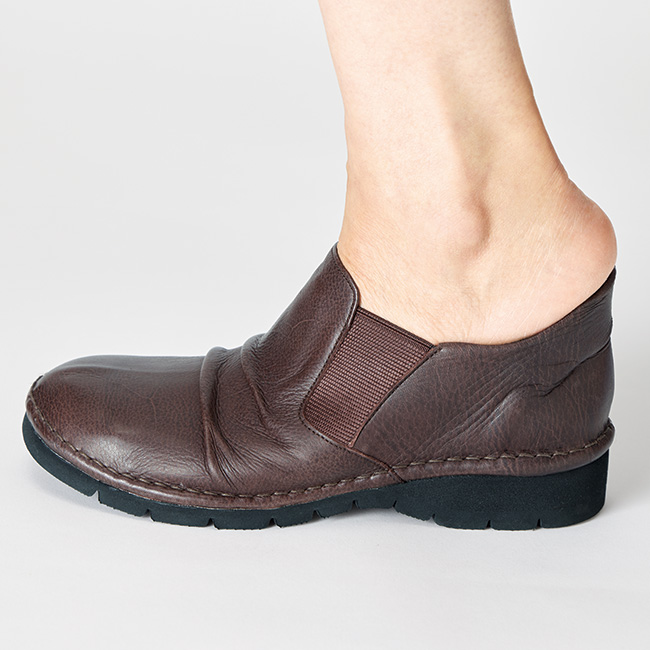 するっと履ける･4Eレザースリップオンシューズ