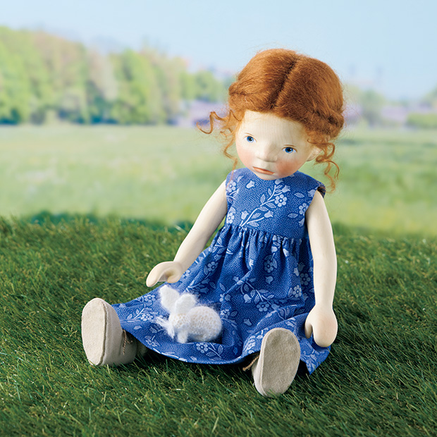 うさぎとお散歩する女の子