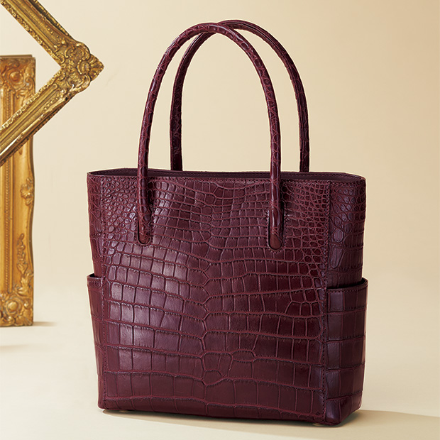 マットクロコのトートバッグ