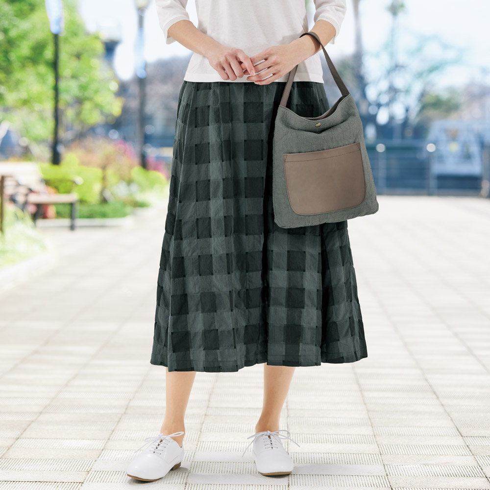 ブロックチェックのロングスカート