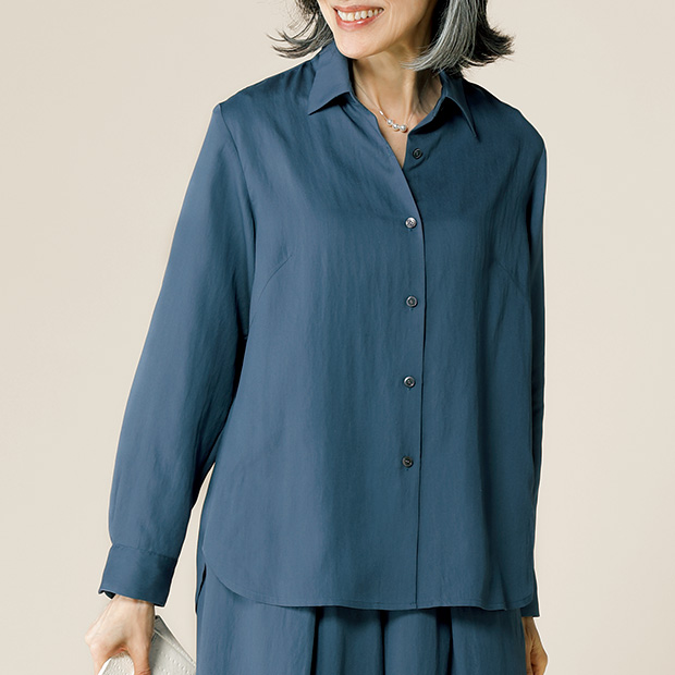 ツイル生地のブラウス