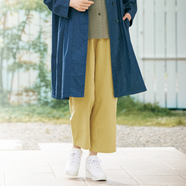 テーパードパンツ