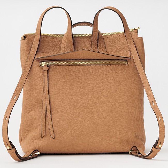 A4が入るレザーリュック