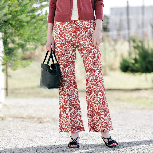 型押しレザーショルダーバッグ