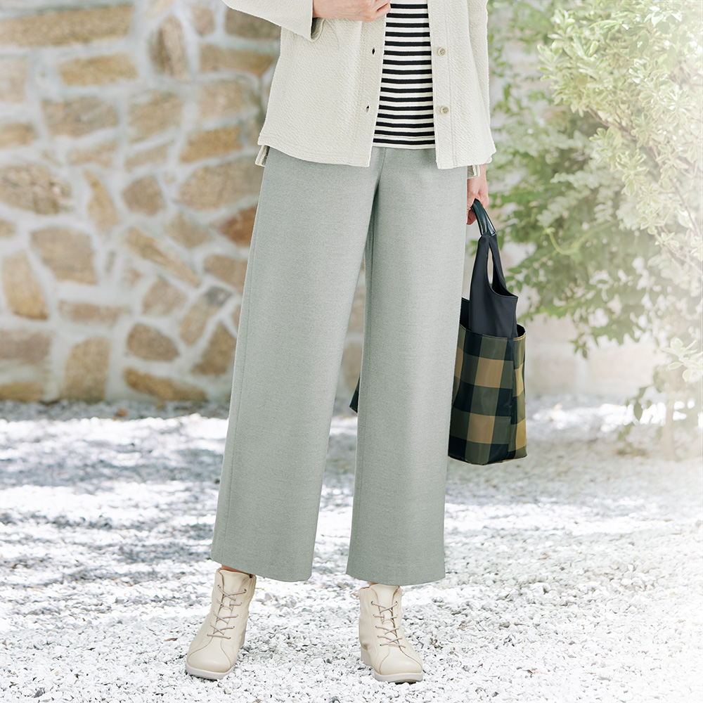 両面起毛のワイドクロップドパンツ