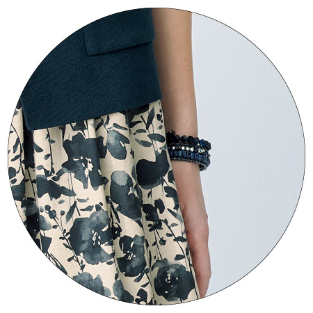 ビーズコイルバングル