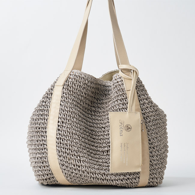 ペーパー素材の2ウェイトートバッグ