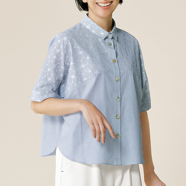 刺しゅう使いストライプブラウス