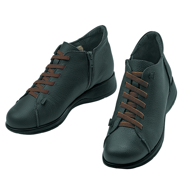 軽量ソールのエコレザースニーカー／内ボア付