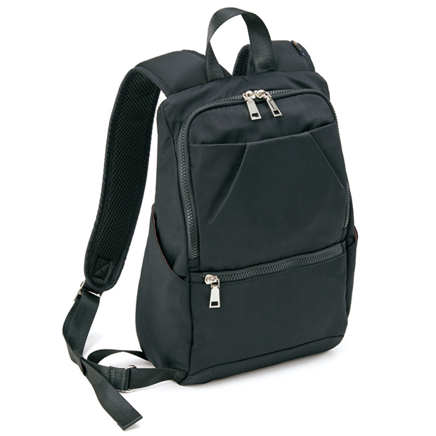 身体に寄り添うリュックサック／広々開口タイプ