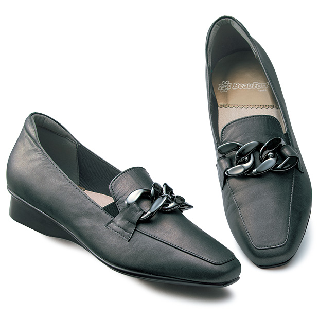 チェーンパーツ付きソフトローファー