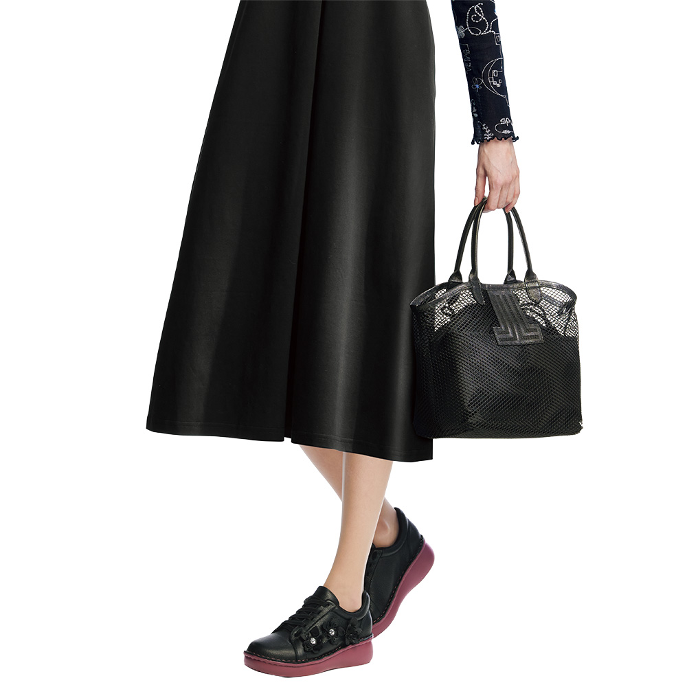 レザーフラワーゴム紐スニーカー