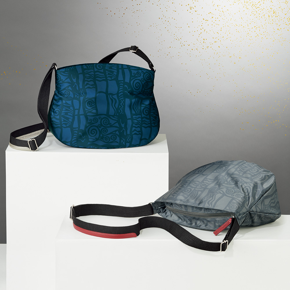 たっぷりマチのコプト柄ショルダーバッグ