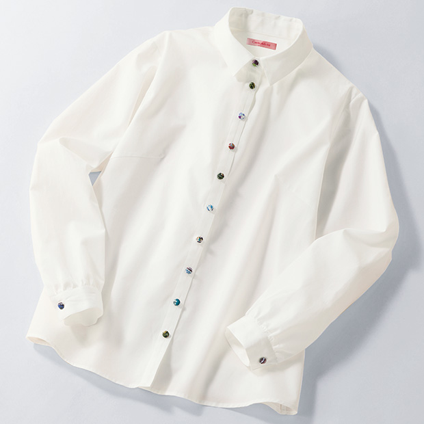 リバティプリントのカラフルボタンブラウス