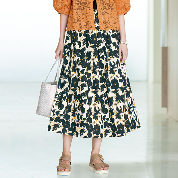 コットンフラワープリントスカート