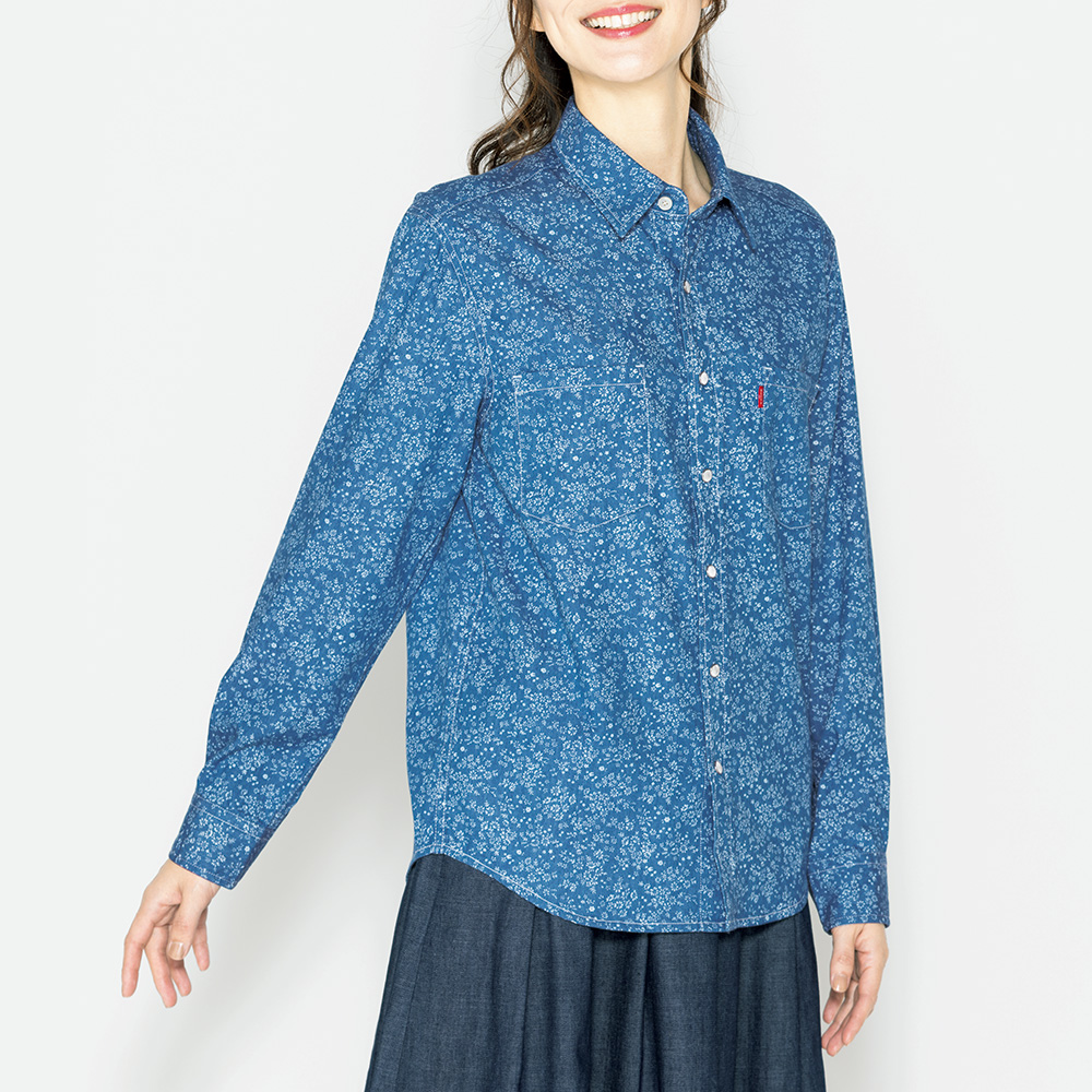 小花柄デニムブラウス／当社限定モデル