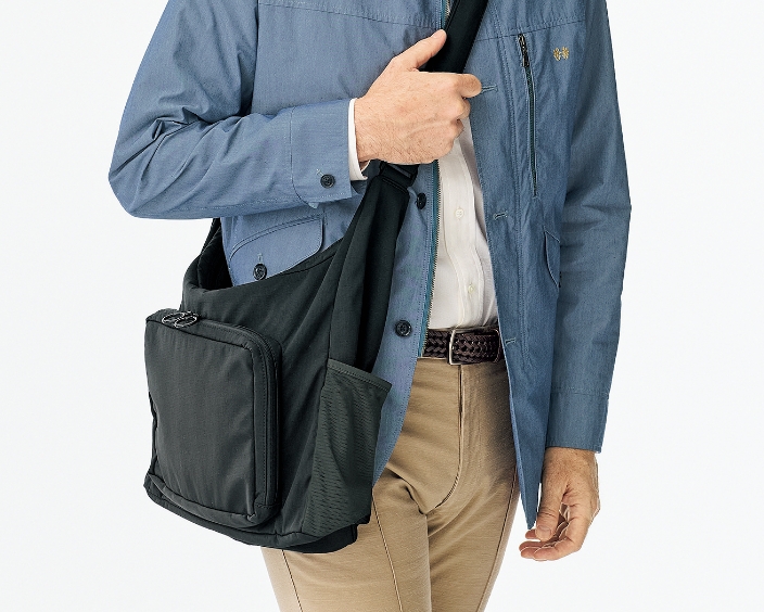 中身が見やすいトラベルショルダーバッグ