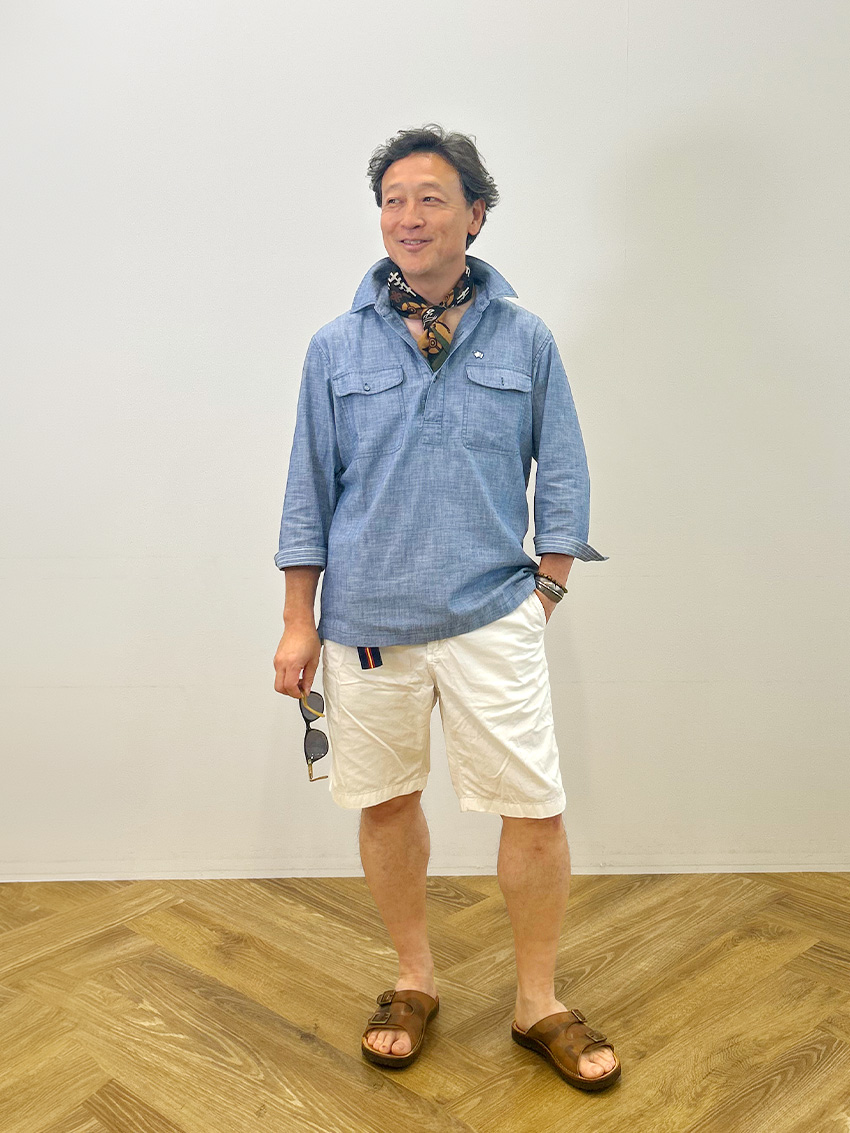 コーディネート１　ハーフパンツとサンダルと合わせて