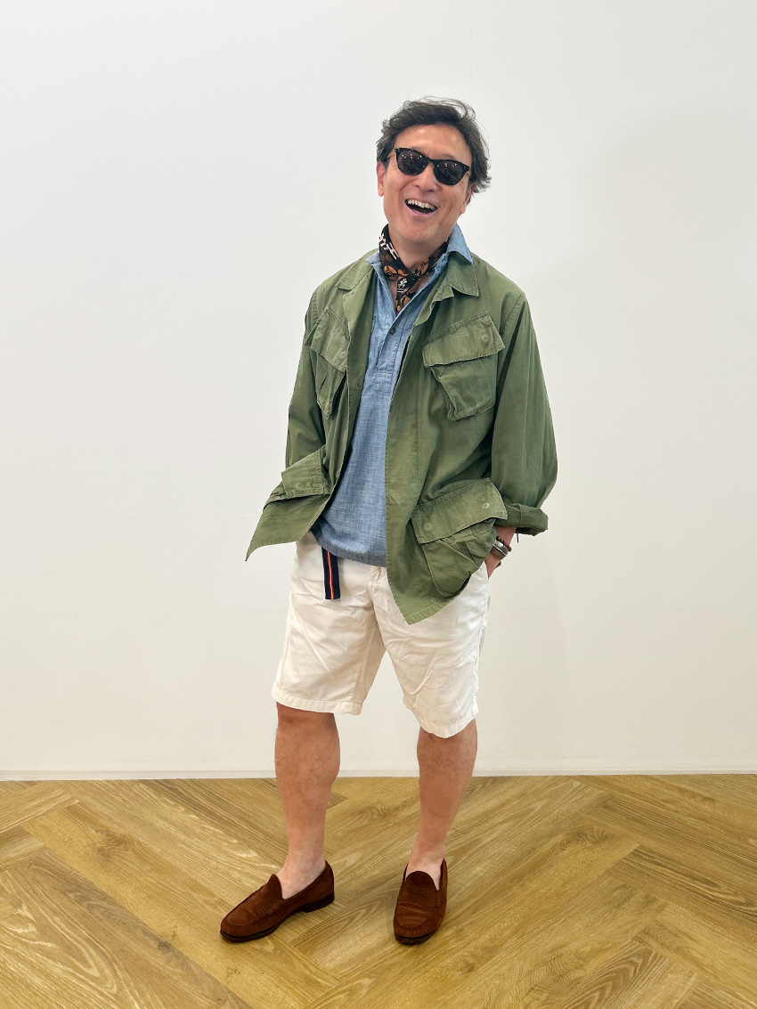 コーディネート２　ジャケットのインナーとしても◎