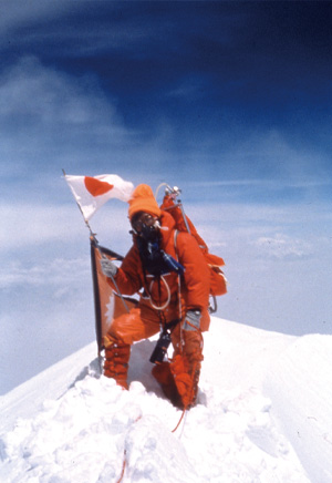 エベレスト登頂に成功